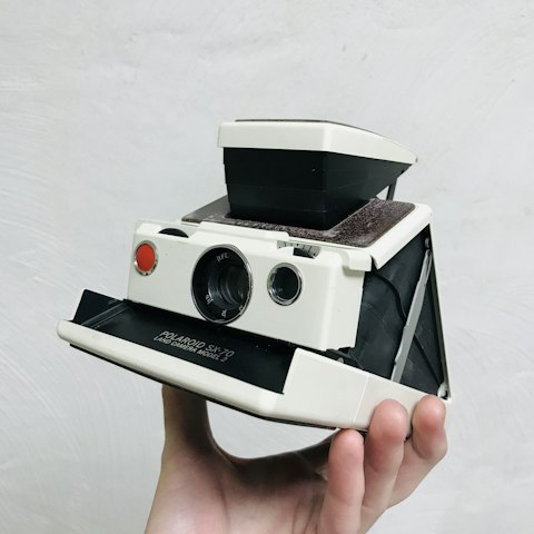 Instant film camera